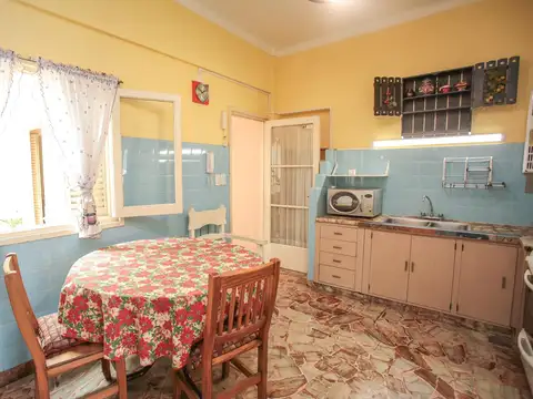Depto Tipo Casa 7 ambientes con 2 baños