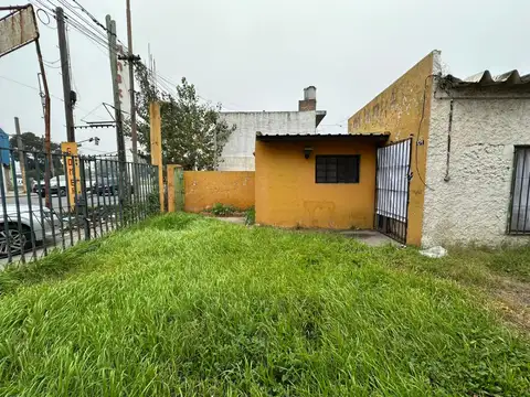Avenida Calchaquí 371 entre Republica del Líbano y Catamarca, Quilmes Oeste, Provincia de Buenos Aires,