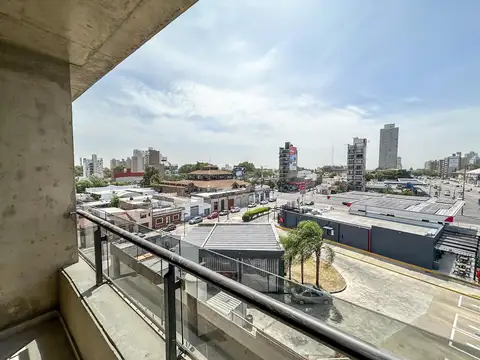 Av. Carballo y Av. Avellaneda 04 31