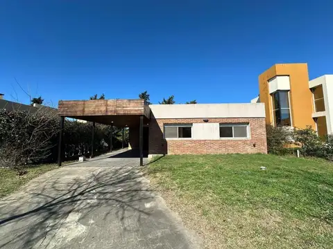 Casa en Venta en Pueblo Esther, Rosario