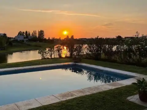 Casa en Alquiler de 4 dormitorios