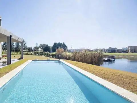 Casa  alquiler anual Barrio San Matías a la laguna