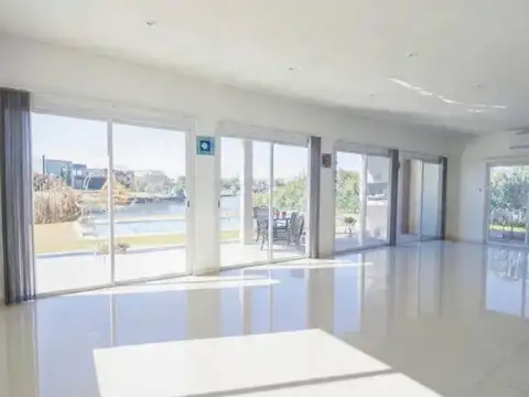 Casa en Alquiler en San Matias, USD 2.200