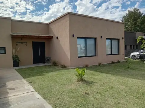 EXCELENTE CASA EN  SANTO TOMAS