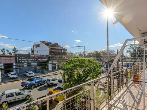 Av. Sir Alexander Fleming al 900