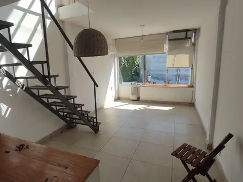 Duplex con patio y parrilla