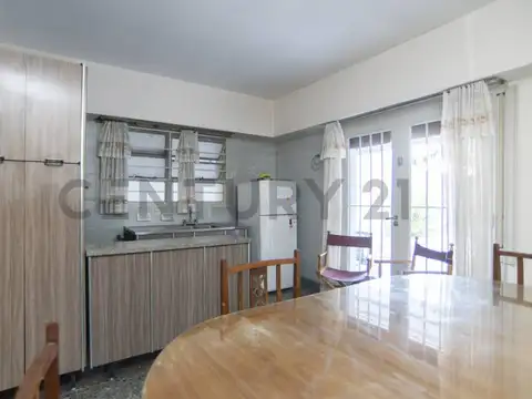 41 e/ 13 y 14 900, Piso 0