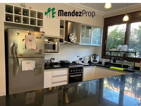 CASA EN VENTA - BARRIO EL REBENQUE