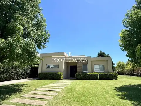 Alquiler de Casa 4 Ambientes en Ayres Plaza, Pilar