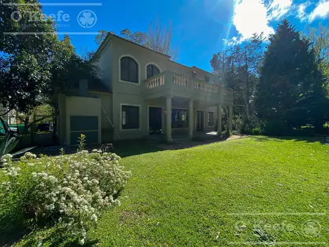 Casa en venta de cuatro ambientes en Abril Club de Campo, Guillermo Hudson