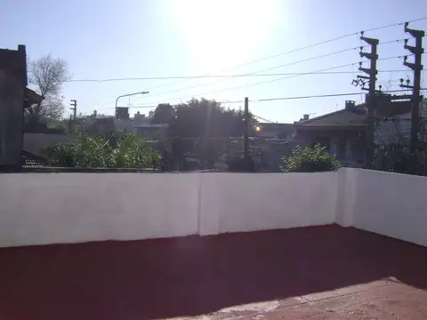 Depto Tipo Casa 2 ambientes con 1 baño