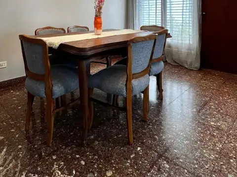 CASA 3 DORM. 3 BAÑOS - COCHERA - PARRILLA - EXCELENTE UBICACIÓN - LOBOS CENTRO