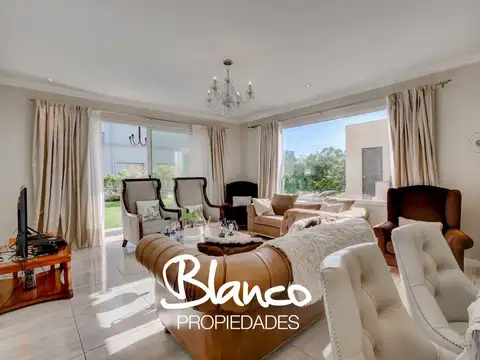 Casa 6 ambientes con 2 baños