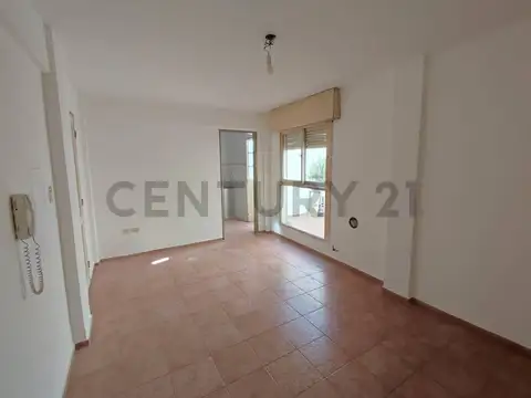 Alquiler Dpto 3 Dorm con Patio B° Obrero