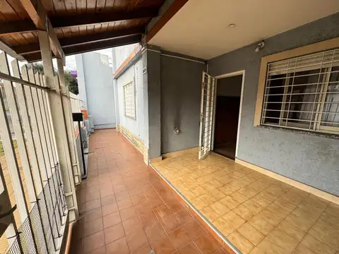 Depto Tipo Casa en Venta en Haedo, USD 70.000