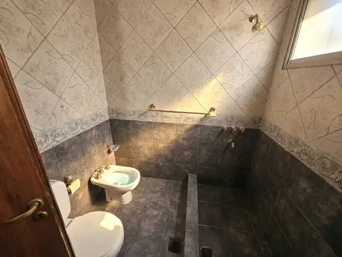 Venta casa 3 ambientes con terraza en Quilmes