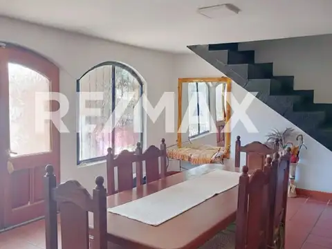 Casa en Venta con 2 cocheras
