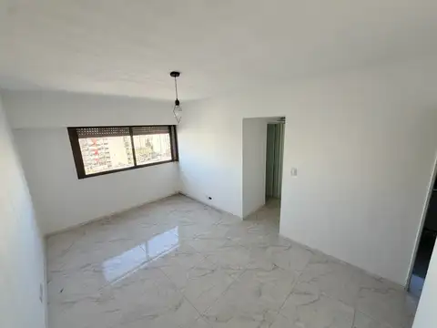 Departamento 2 ambientes reciclado con vista Abierta en Almagro.