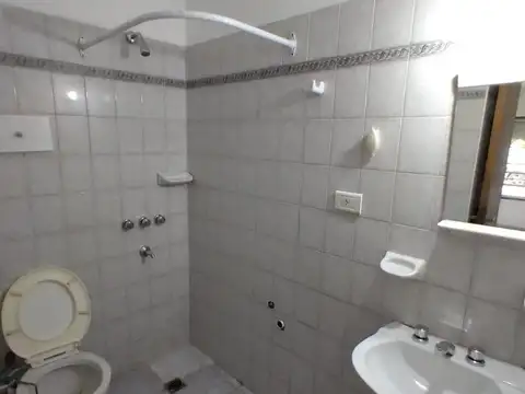 Departamento en Alquiler en Abasto, $ 260.000