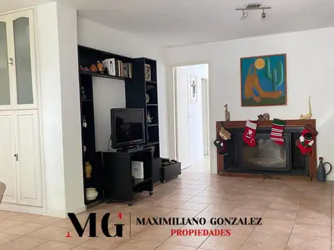 Casa 6 ambientes con 4 baños