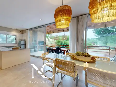 Casa 5 ambientes con 4 baños