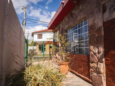 Casa 4 ambientes con 1 baño