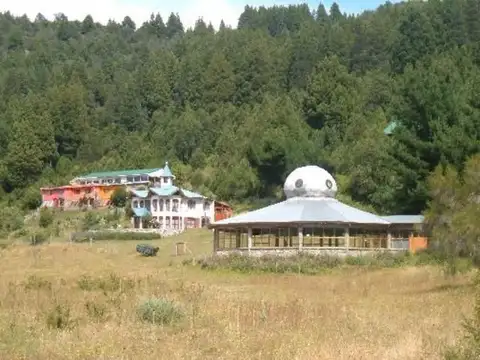 Fracción de 1,3 hs, a 15 minutos de El Bolson, Casa