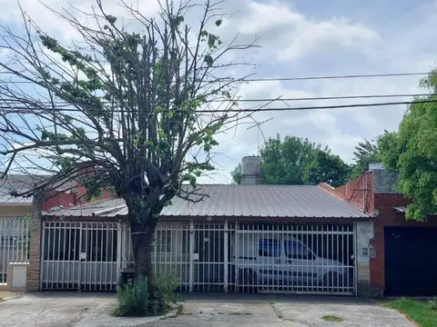 Casa venta castelar en planta baja