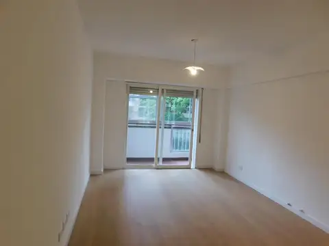 VENTA DEPARTAMENTO CON PATIO Y COCHERA EXCLUSIVA  EN ABASTO