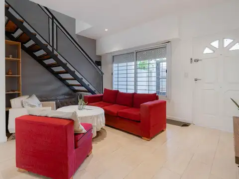 Duplex en venta de 4 ambientes en Parque Avellaneda