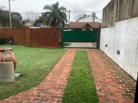 Casa 4 ambientes con 1 baño