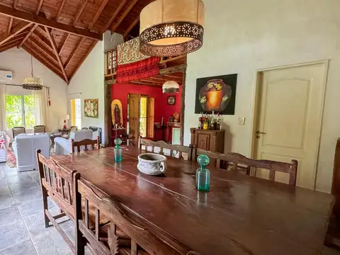 Casa 5 ambientes con 2 baños