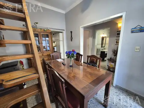 Venta PH 5 ambientes con terraza y parrilla en Sarandi