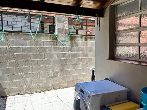 Depto Tipo Casa en Alquiler de 3 ambientes