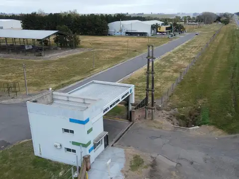 Planta industrial lista para que una empresa concentre su producción, administración y logística
