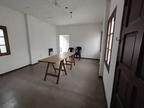 Oficina en Alquiler 25 años