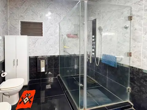 Casa 2 ambientes con 1 baño