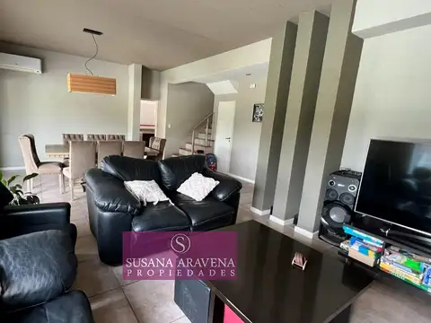Casa 4 ambientes con 3 baños