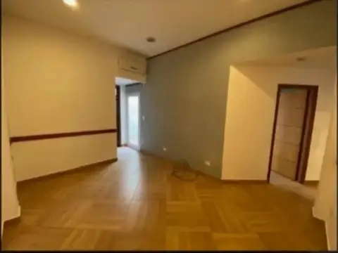 Lezica 4300, Piso PB