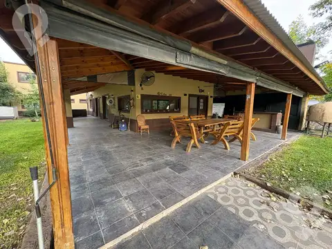 Casa 6 ambientes con 3 baños
