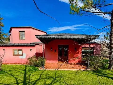 Se Vende Casa de 6 Ambientes, Sobre 1 Hectárea en Barrio La Escondida, Open Door, Luján