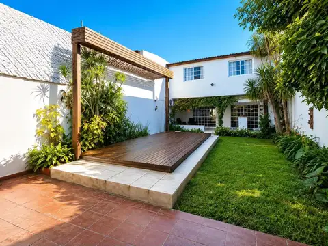 Casa 5 ambientes con 3 baños
