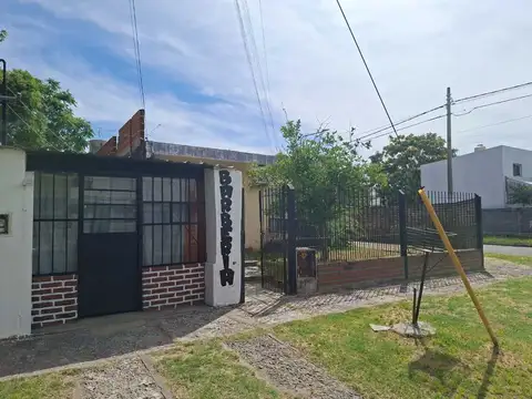 Casa en Venta en Villa Santos Tesei, USD 65.000