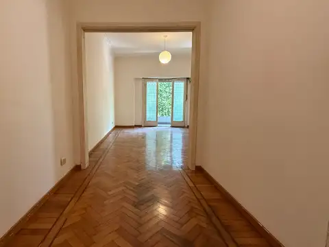 Departamento de 3 Ambientes amplios al frente con Balcon bajas expensas