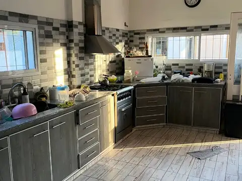 Casa Quinta Parque Gorriti Más Galpones