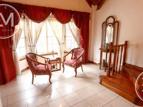 Casa en Venta con 2 cocheras