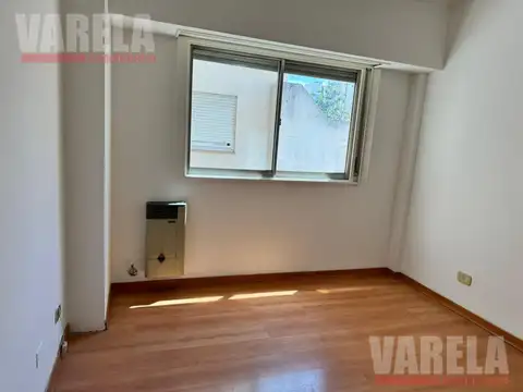 Riglos 800 P2° Con Renta: 4 amb. cfte. c/ balcón francés. 2 bños.  A mtrs. de Av. Directorio.