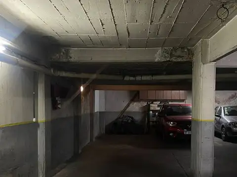 VENTA DE COCHERA CUBIERTA EN PARQUE CHACABUCO