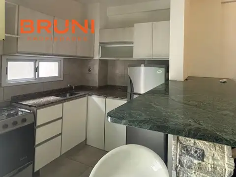 Tres Arroyos al 3500 | Villa Santa Rita | Monoambiente con Patio | Alquiler