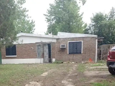 Casa 4 ambientes con 2 baños